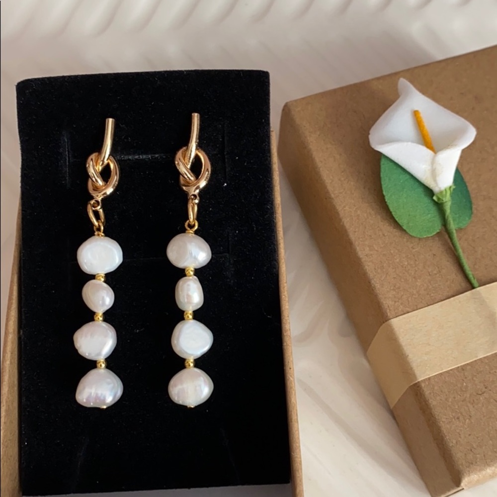 Tie The Knot Gold Studs w/Fresh Water Pearl Accent